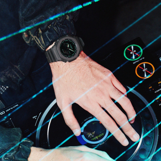 G-SHOCK GA-2100K-1A unisex Octagon Case Futuristic Nightlife All Gray Matte Finish Transparent Avokado Green detail 20ATM