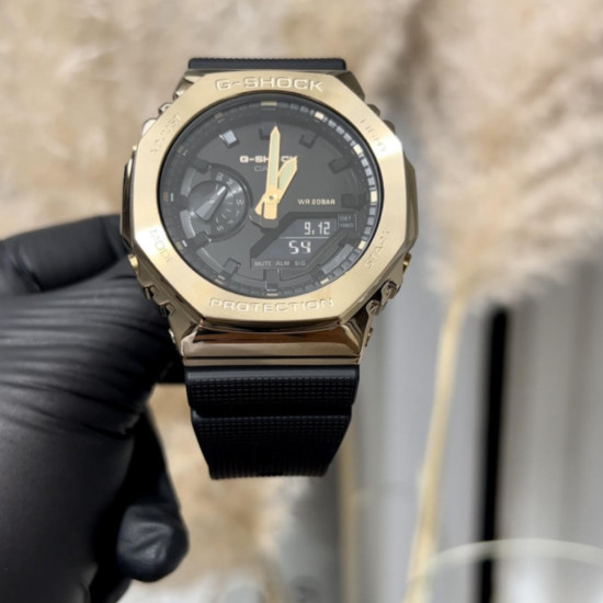 G-SHOCK GM-2100G-1A9 unisex Octagon Metal Frame Gold Tone Light and Strong 20ATM