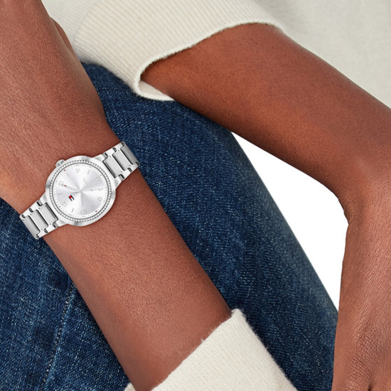 Tommy Hilfiger 1782899 ženski sat SAVANNAH Classic Line Silver Tone Stainless Steel Small Cubic Zirconia White Dial 33mm