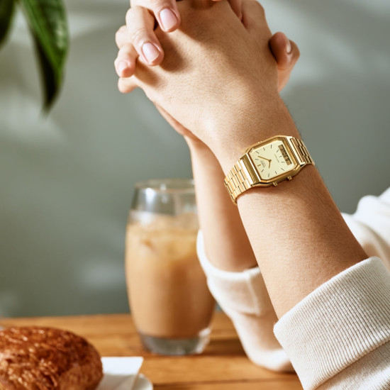 Casio Vintage AQ-230GA-9 unisex Analog-Digital Minimalist Gold Tone Champagne Dial Edition Sunray effect