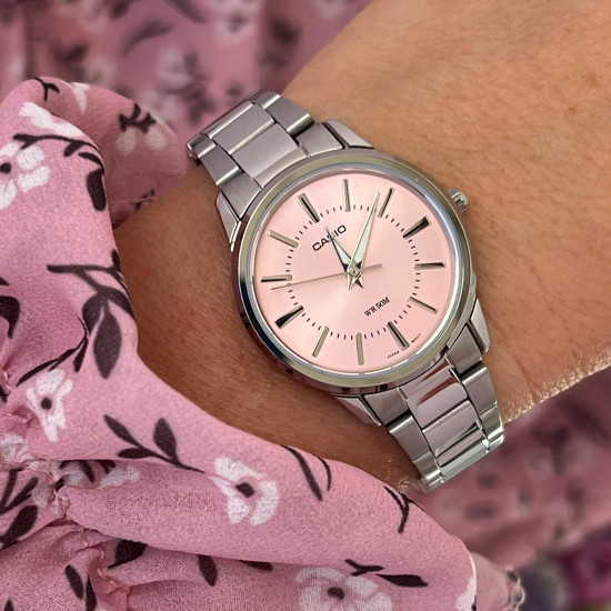 Casio LTP-1303D-4A ženski sat Classic Lady Analog Light Pink Dial 30mm Bestseller